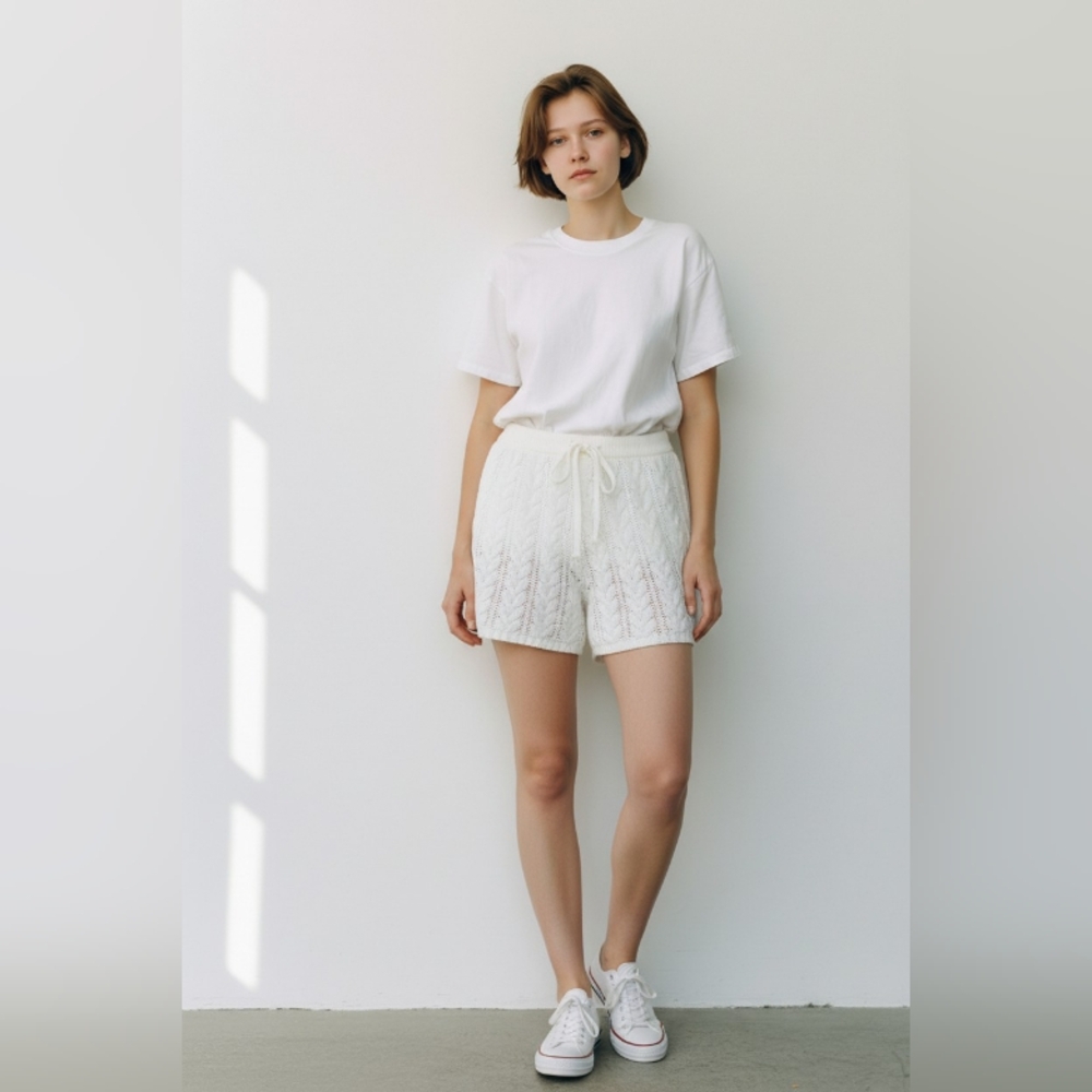 FOREVER 21 White Cable Knit Women Shorts SIZE XS WAIST 22"